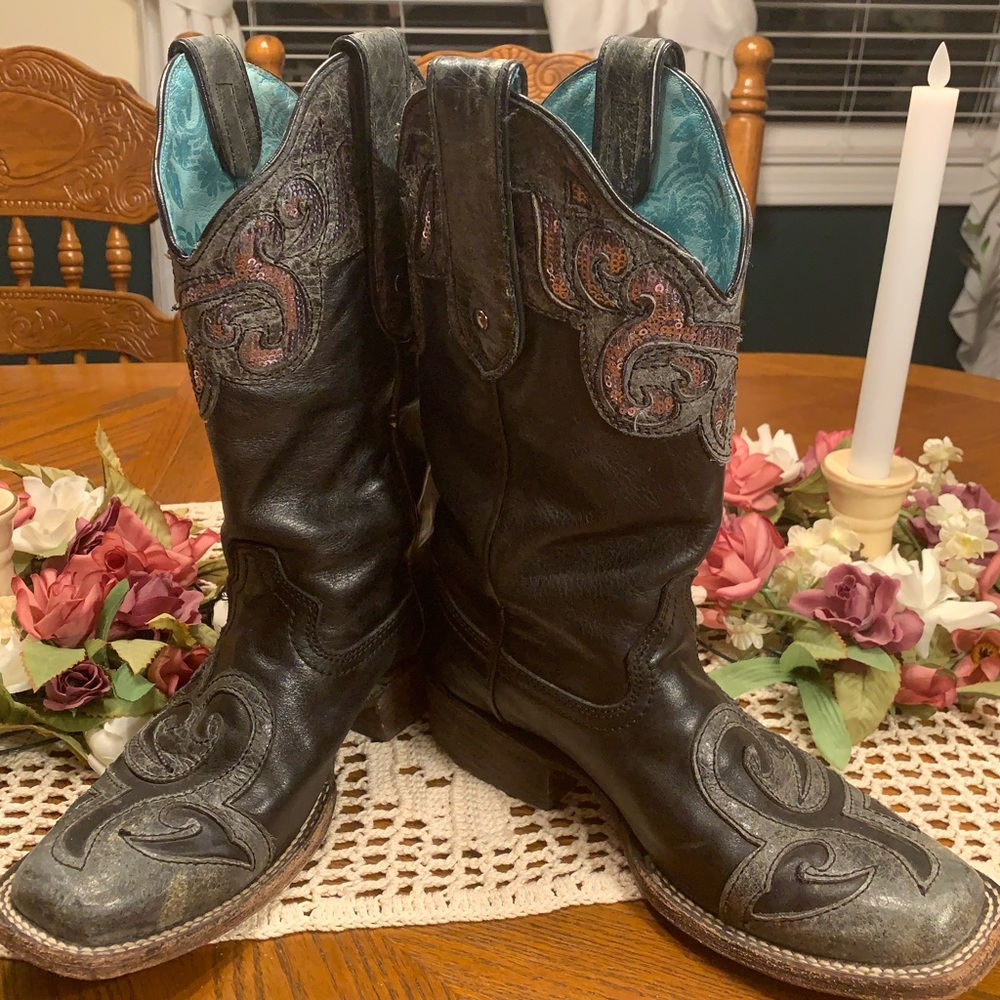 ON SALE - Corral C1179 Size 8M